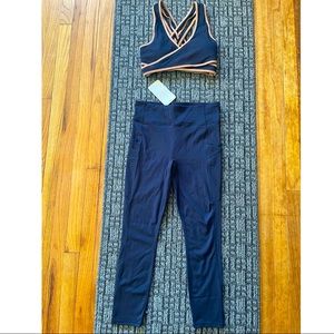 Fabletics Trinity Mid-Rise Pocket 7/8 & Sports Bra